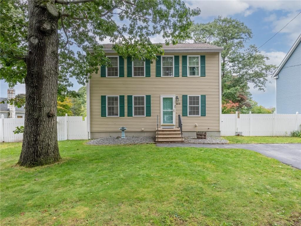 109 Pinnery Avenue
