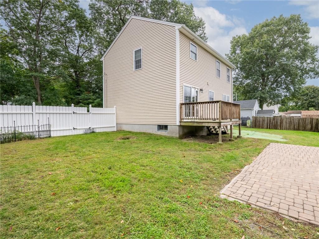 Single Family Residence at 109 Pinnery Avenue, Warwick, photo 19 of 26