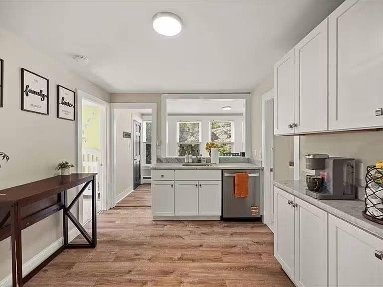 Single Family Residence at 1381 Cohannet Street, Taunton, photo 3 of 11