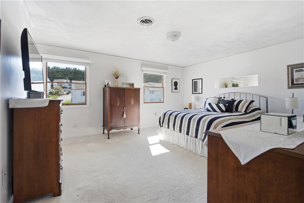 Condominium at 16 Scenery Lane, Johnston, photo 24 of 31