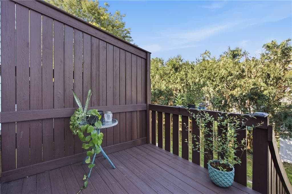 Condominium at 16 Scenery Lane, Johnston, photo 30 of 31