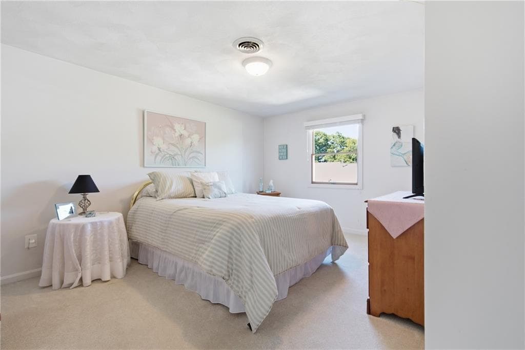 Condominium at 16 Scenery Lane, Johnston, photo 19 of 31
