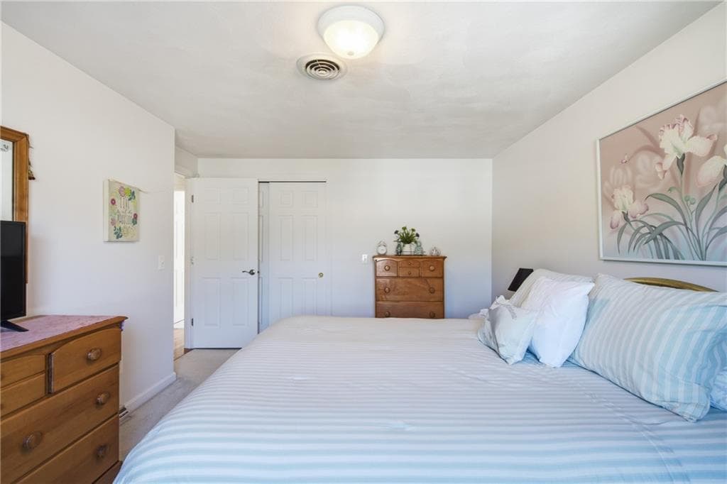 Condominium at 16 Scenery Lane, Johnston, photo 21 of 31