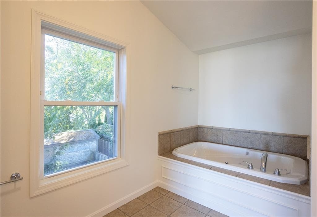 Single Family Residence at 190 Charlotte Drive, Warwick, photo 46 of 48