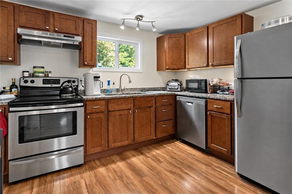 Multi Family at 44 MAXWELL Drive, North Kingstown, photo 22 of 37