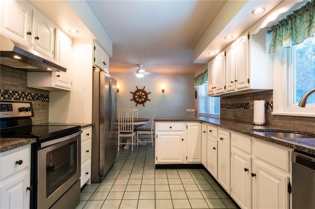 Single Family Residence at 3 Emerald Street, Westerly, photo 9 of 34