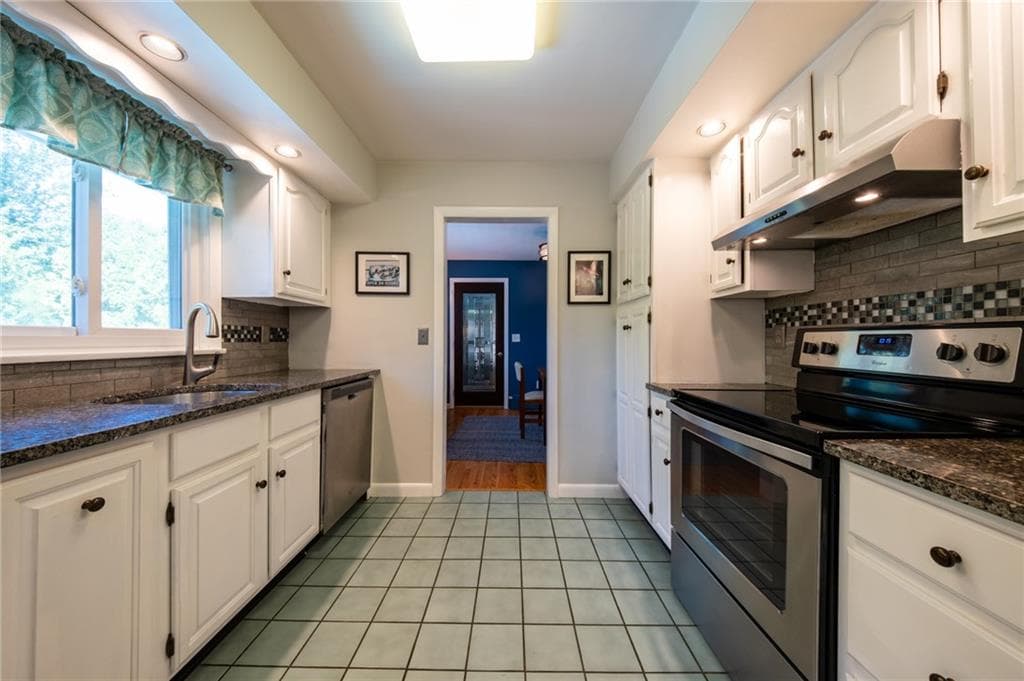 Single Family Residence at 3 Emerald Street, Westerly, photo 10 of 34