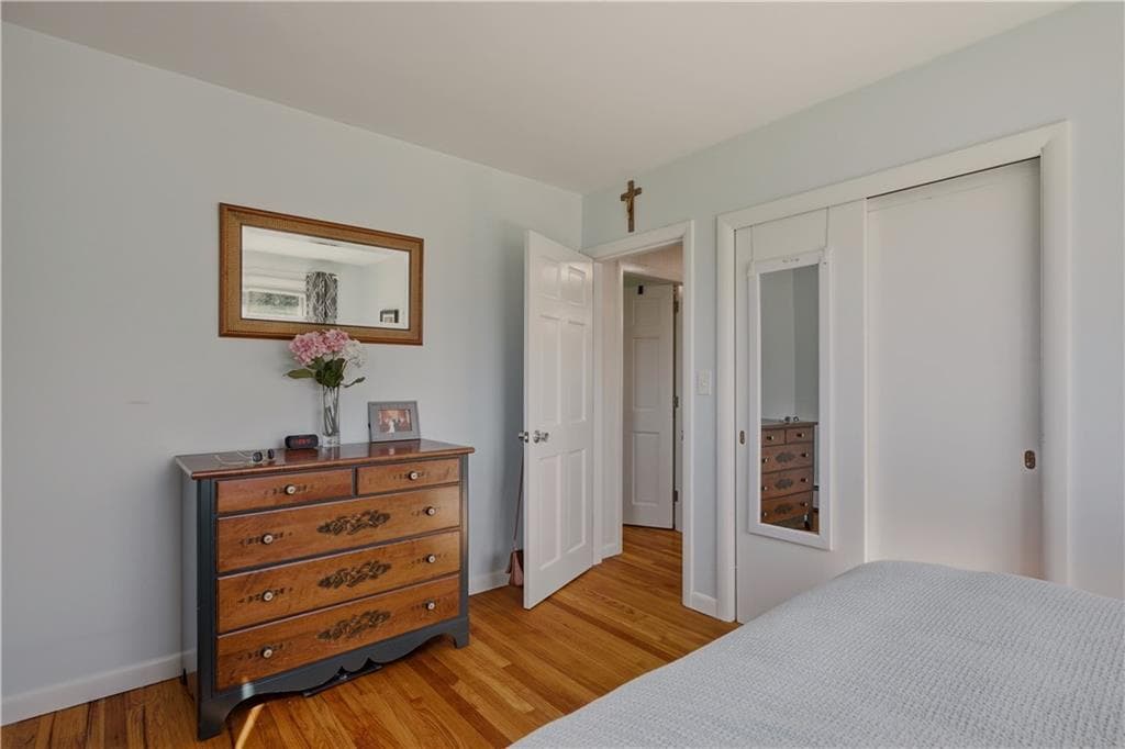 Single Family Residence at 31 REDWOOD Road, Portsmouth, photo 24 of 50