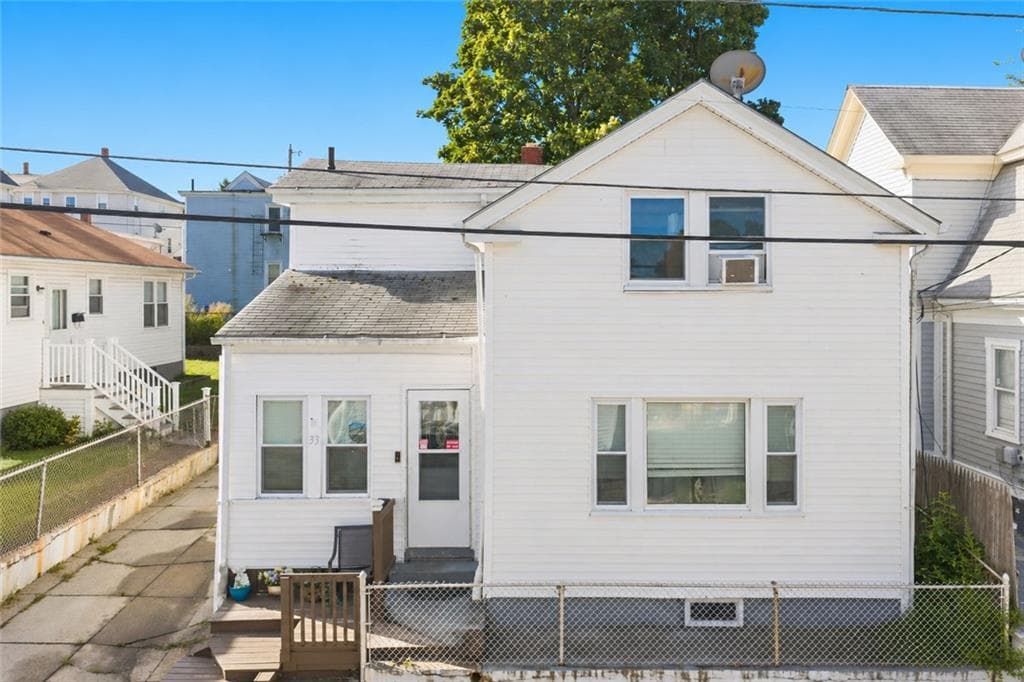 Single Family Residence at 33 What Cheer Avenue, Providence, photo 2 of 26