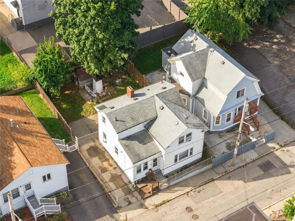 Single Family Residence at 33 What Cheer Avenue, Providence, photo 6 of 26