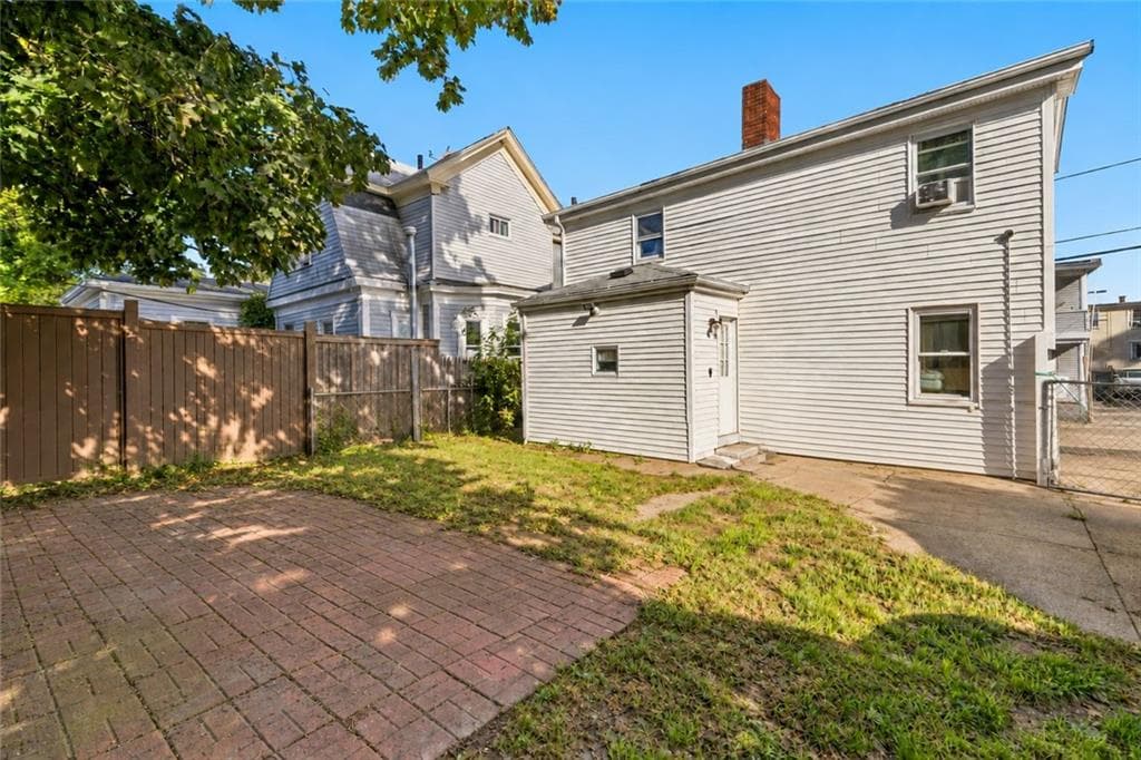 Single Family Residence at 33 What Cheer Avenue, Providence, photo 4 of 26