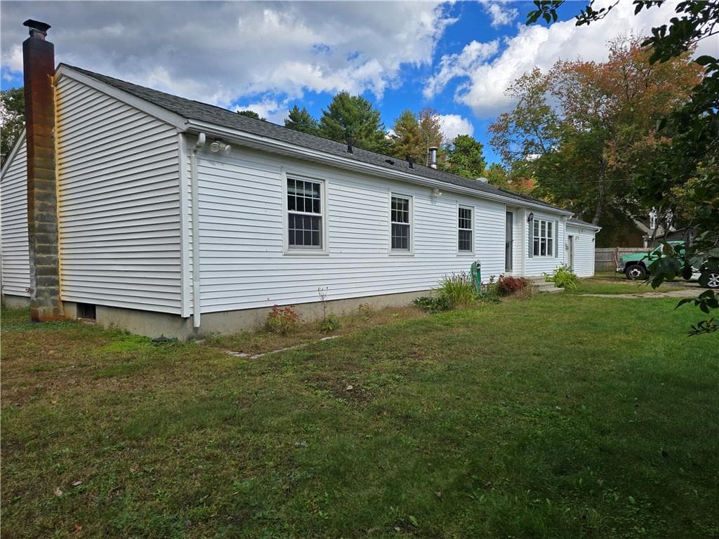 Single Family Residence at 13 Woodville Road, Richmond, photo 2 of 24