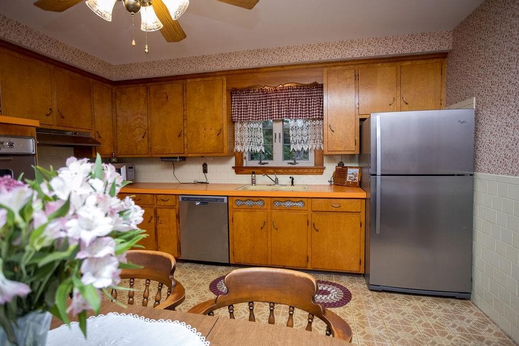 Single Family Residence at 59 Highland Street, West Warwick, photo 6 of 42