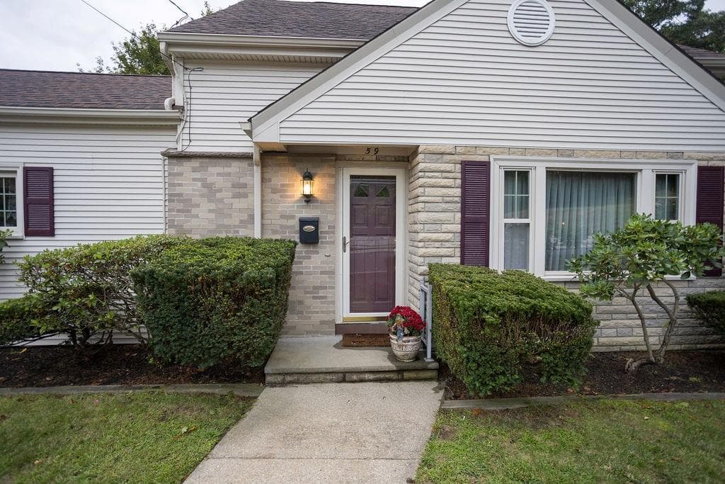 59 Highland Street