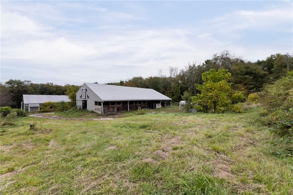 Single Family Residence at 2552 A Ten Rod Road, Exeter, photo 10 of 43