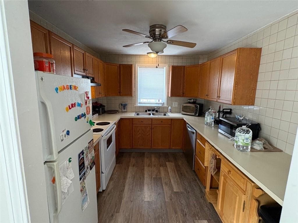 Multi Family at 990 1000 Douglas Pike, Burrillville, photo 7 of 9