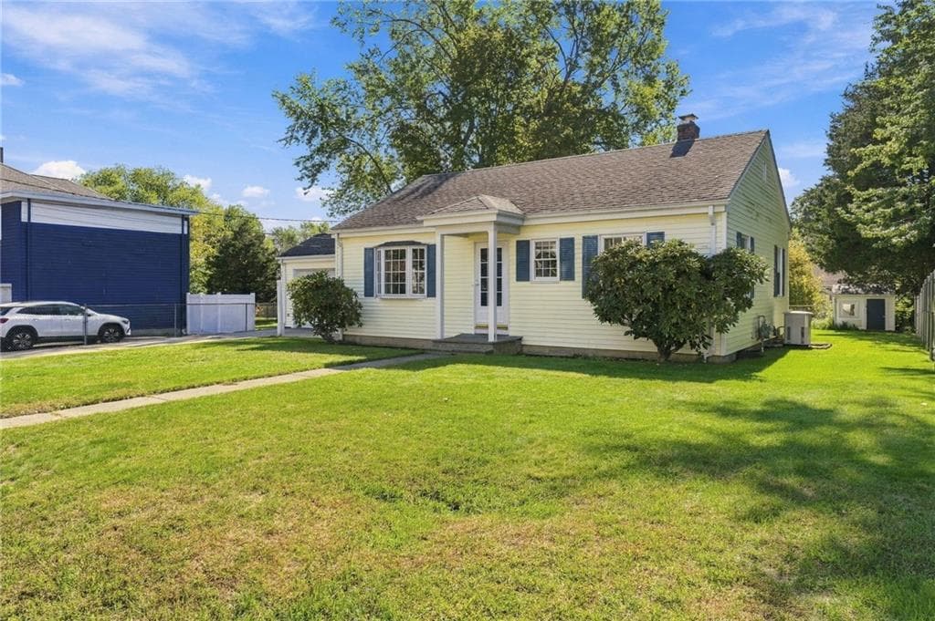 Single Family Residence at 143 Dorr Avenue, East Providence, photo 2 of 29