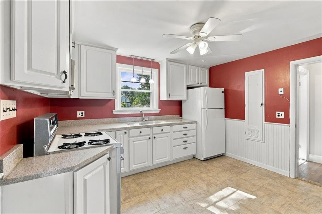 Single Family Residence at 143 Dorr Avenue, East Providence, photo 8 of 29