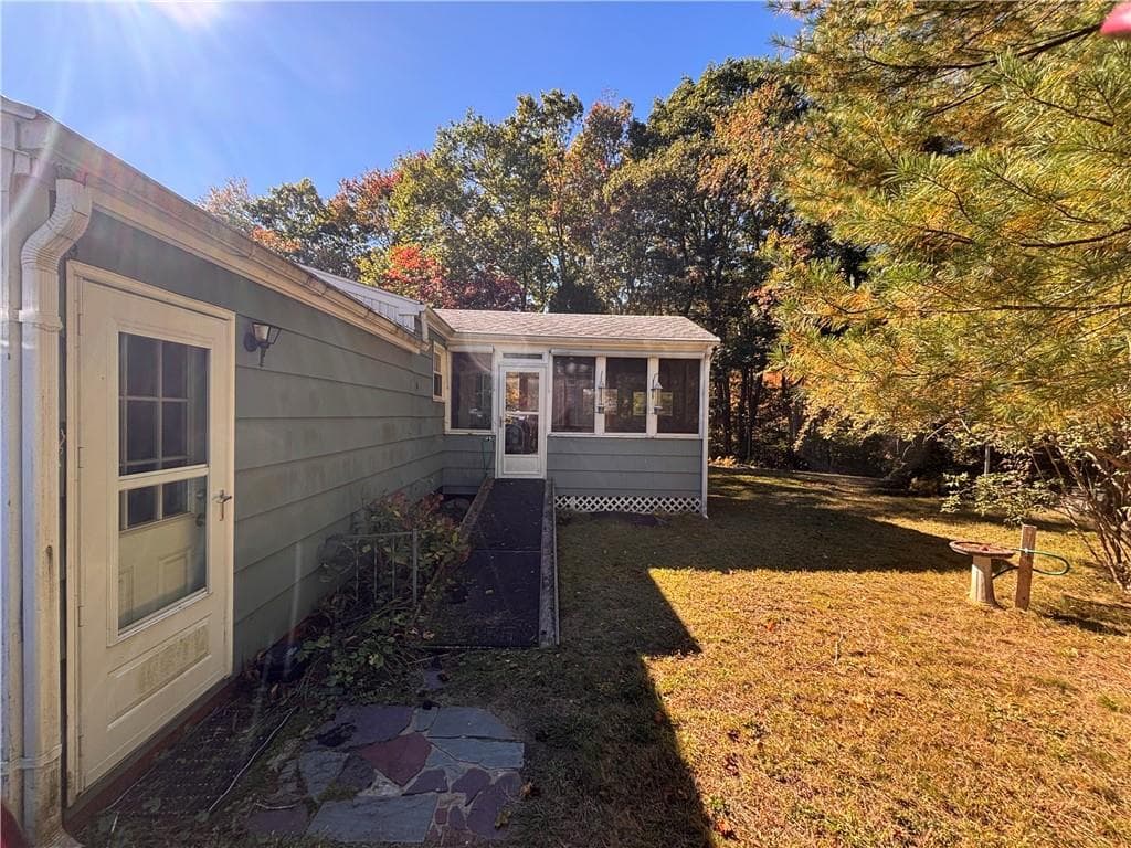 Single Family Residence at 595 Lafayette Road, North Kingstown, photo 4 of 17