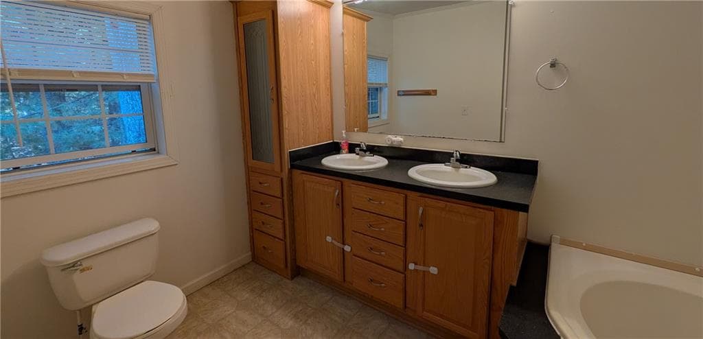 Single Family Residence at 10 Lisa's Way, Coventry, photo 14 of 20