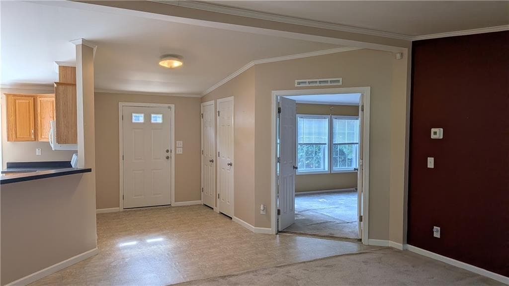 Single Family Residence at 10 Lisa's Way, Coventry, photo 4 of 20