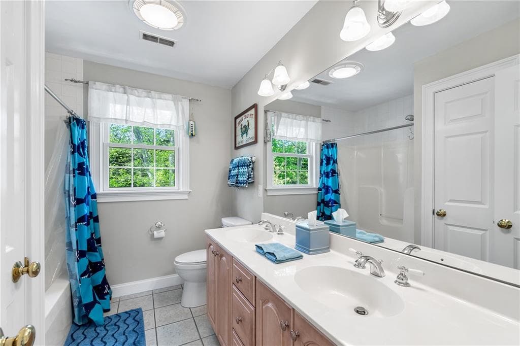 Single Family Residence at 128 Windmill Drive, South Kingstown, photo 30 of 50