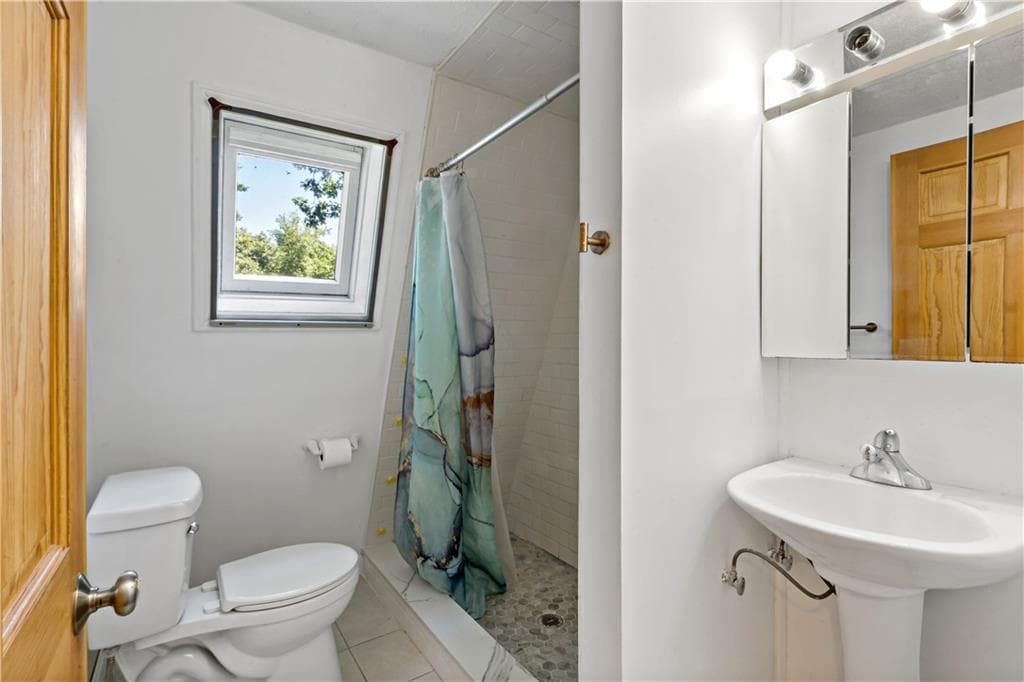 Single Family Residence at 10 Partridge Drive, Exeter, photo 20 of 34