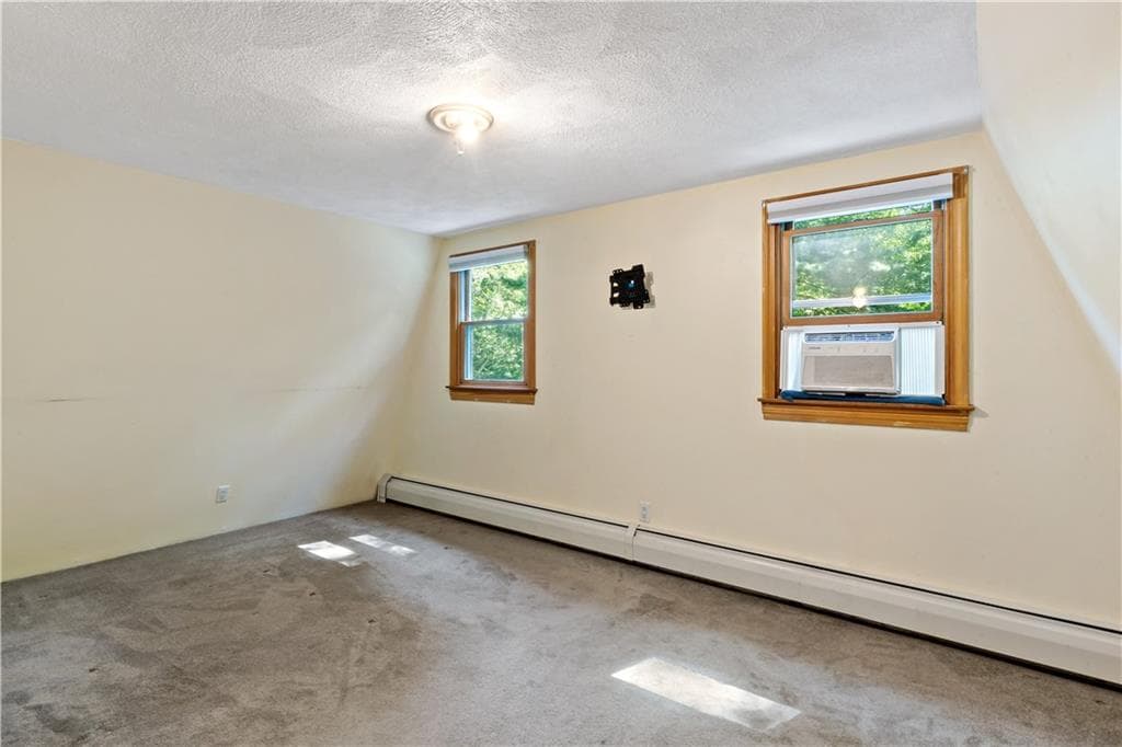 Single Family Residence at 10 Partridge Drive, Exeter, photo 19 of 34