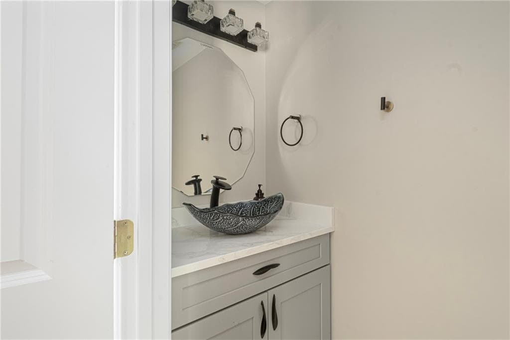 Condominium at 1204 Hunting Hill Drive, Cumberland, photo 13 of 31