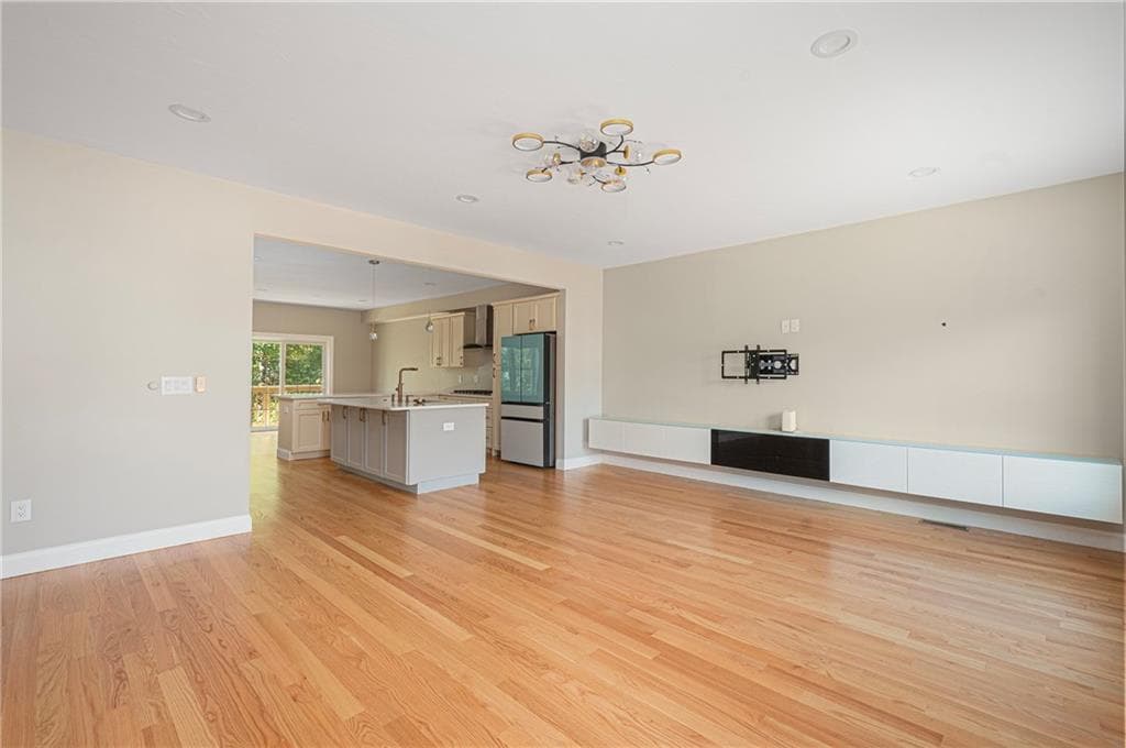 Condominium at 1204 Hunting Hill Drive, Cumberland, photo 11 of 31