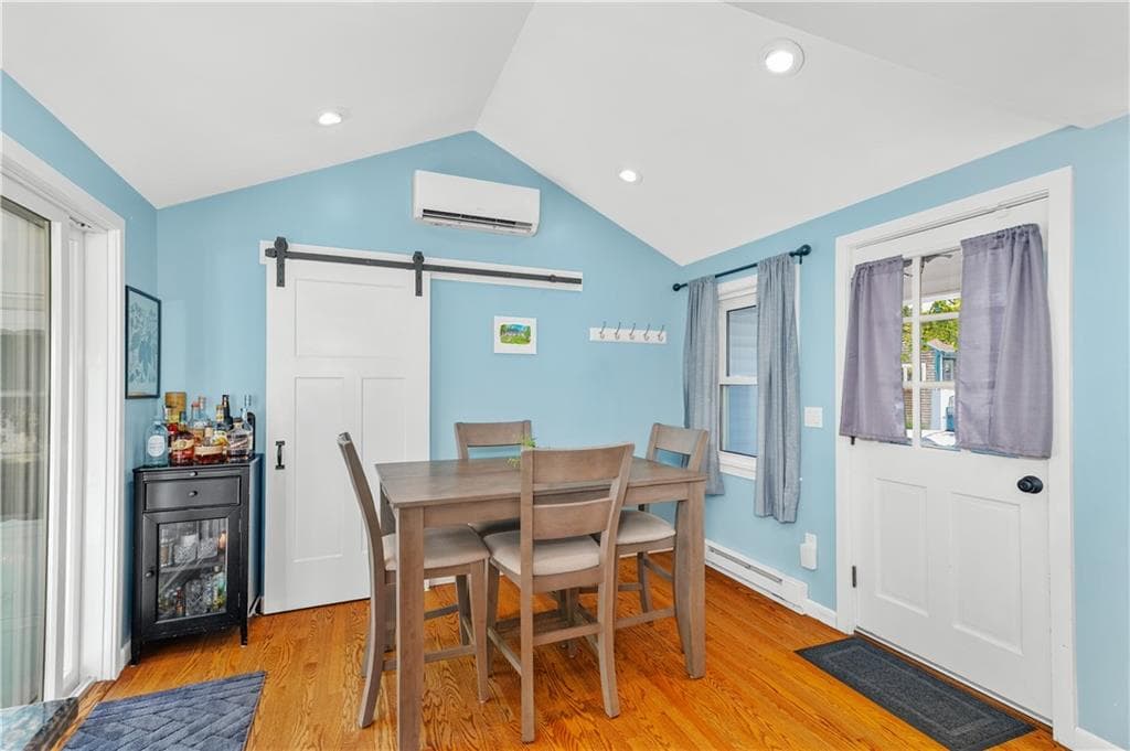 Single Family Residence at 20 Kinnicutt Avenue, Warren, photo 14 of 45