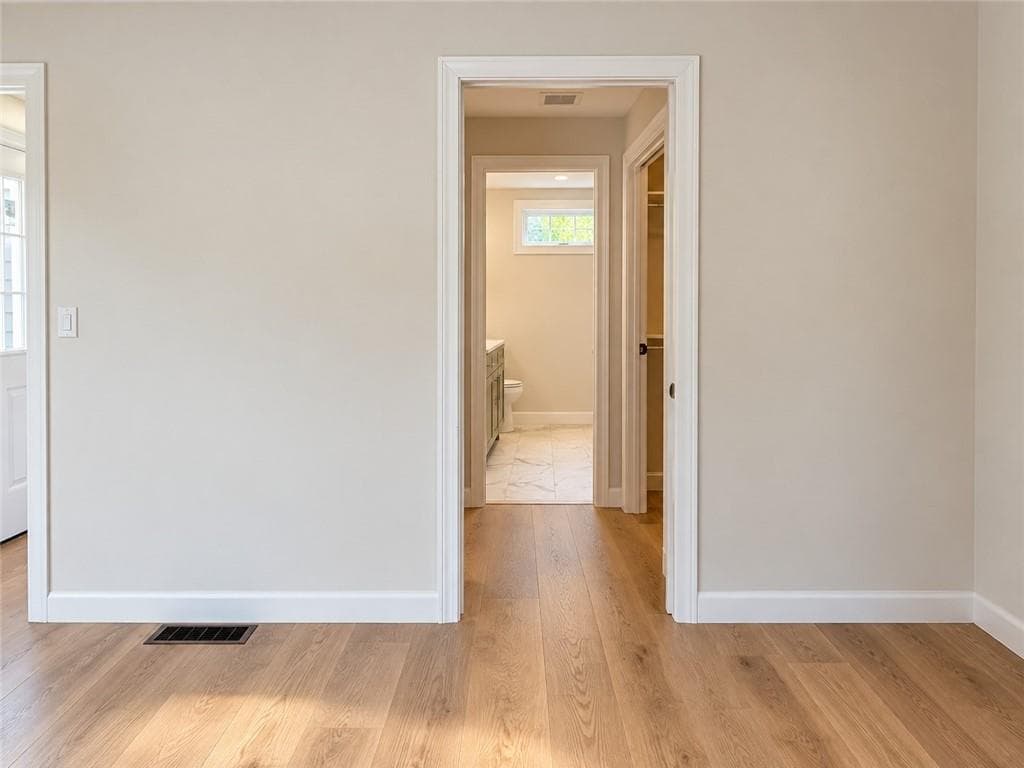 Single Family Residence at 226 Jastram Street, Providence, photo 7 of 17