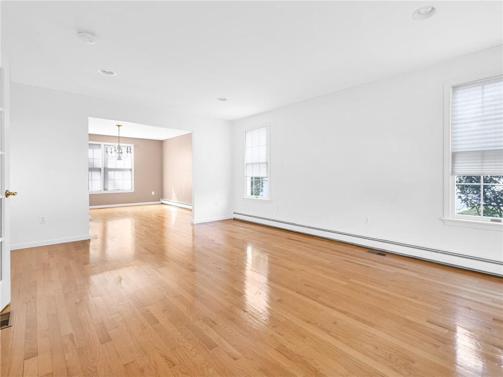Single Family Residence at 87 Bakewell Court, Cranston, photo 10 of 46
