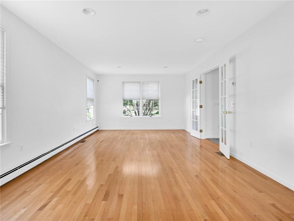 Single Family Residence at 87 Bakewell Court, Cranston, photo 11 of 46