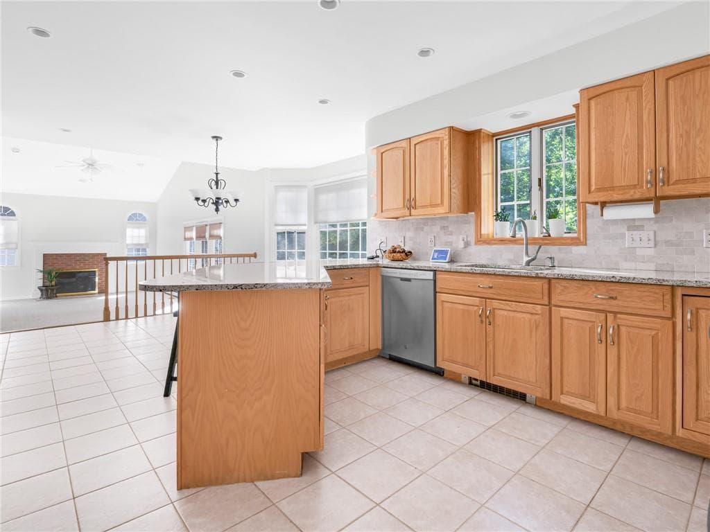 Single Family Residence at 87 Bakewell Court, Cranston, photo 19 of 46
