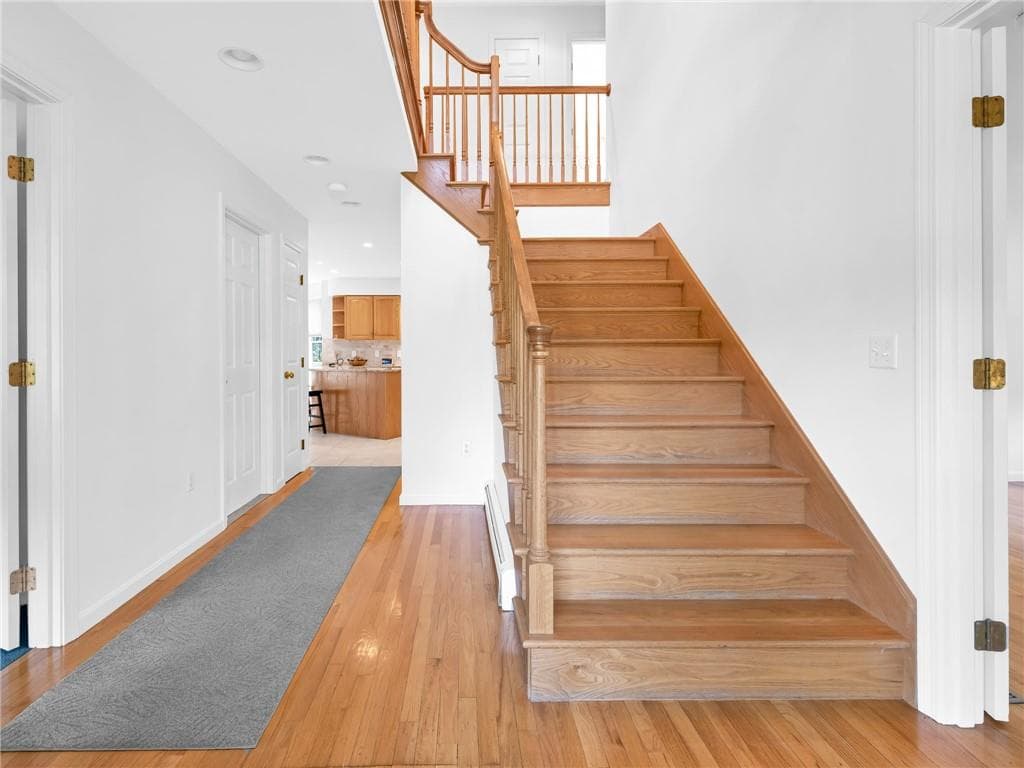 Single Family Residence at 87 Bakewell Court, Cranston, photo 8 of 46