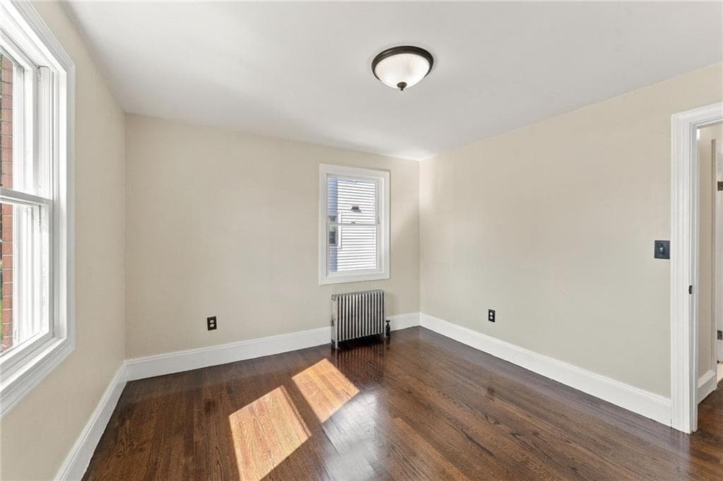 Single Family Residence at 386 Norwood Avenue, Warwick, photo 13 of 42