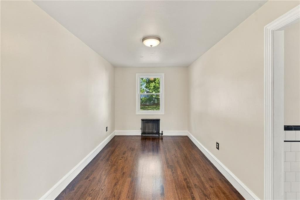 Single Family Residence at 386 Norwood Avenue, Warwick, photo 12 of 42