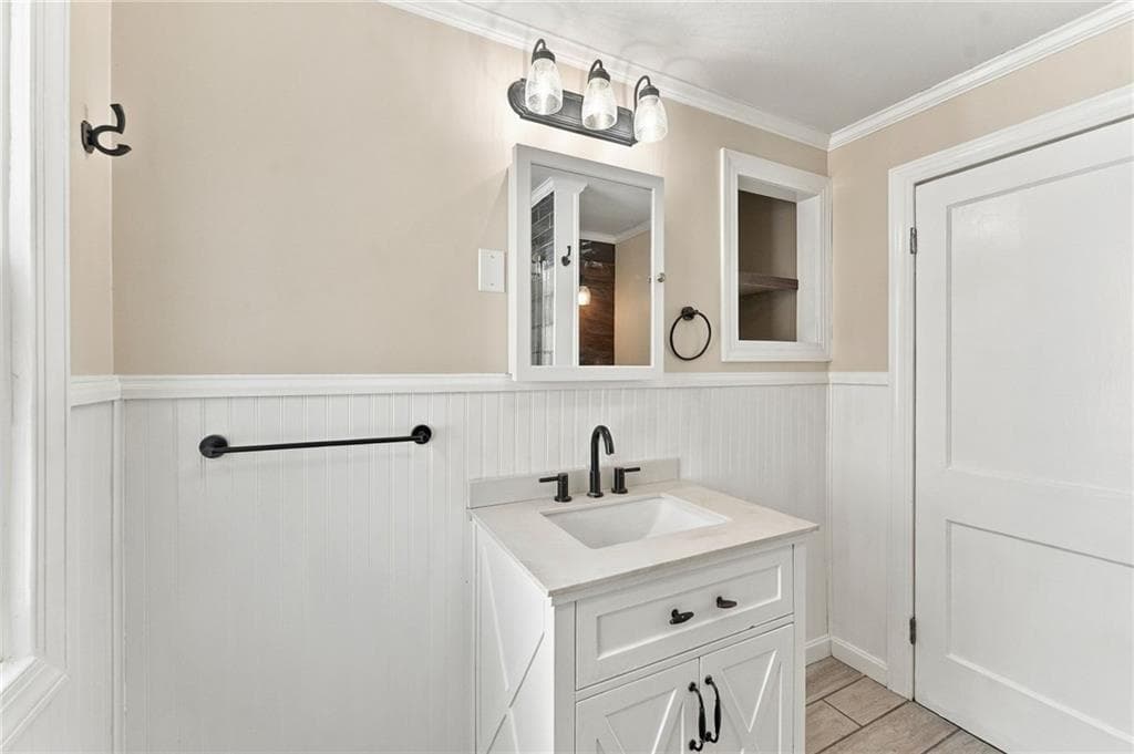 Single Family Residence at 386 Norwood Avenue, Warwick, photo 20 of 42