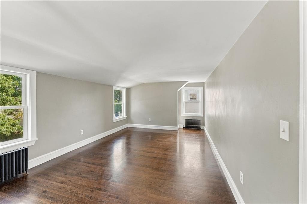 Single Family Residence at 386 Norwood Avenue, Warwick, photo 25 of 42