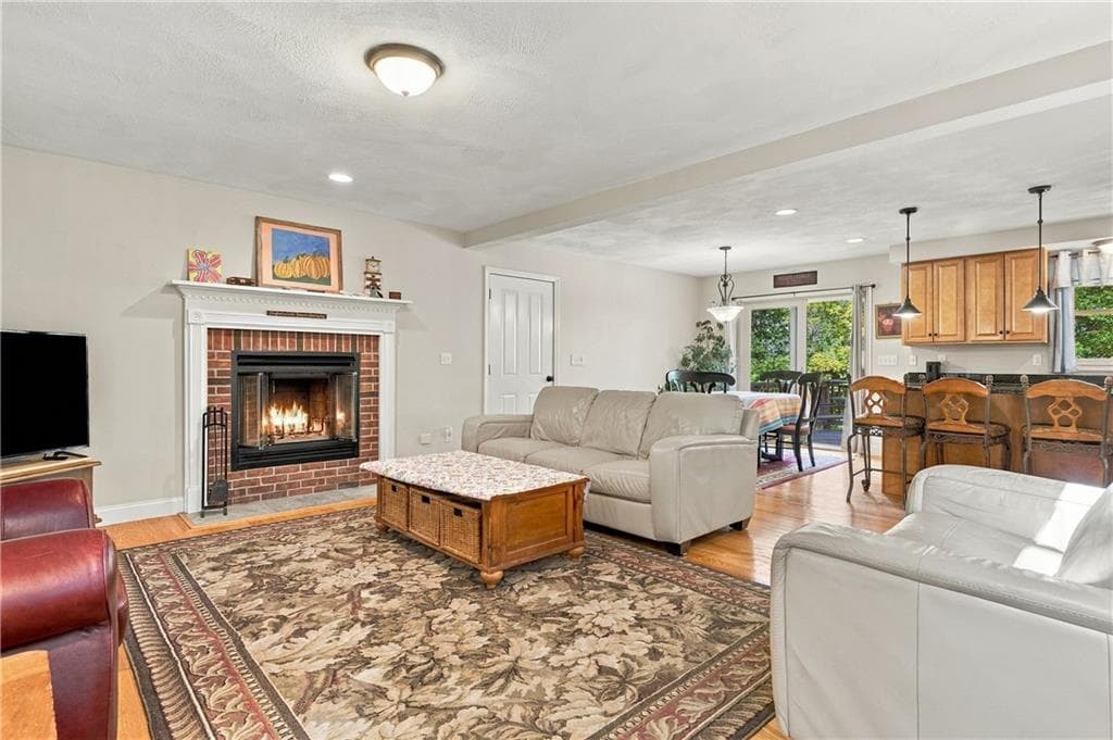 Single Family Residence at 43 A Old River Road, Lincoln, photo 11 of 48
