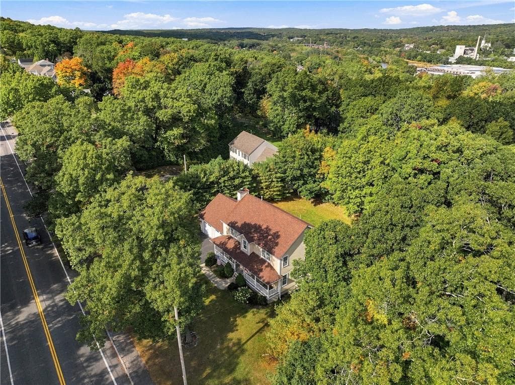 Single Family Residence at 43 A Old River Road, Lincoln, photo 8 of 48