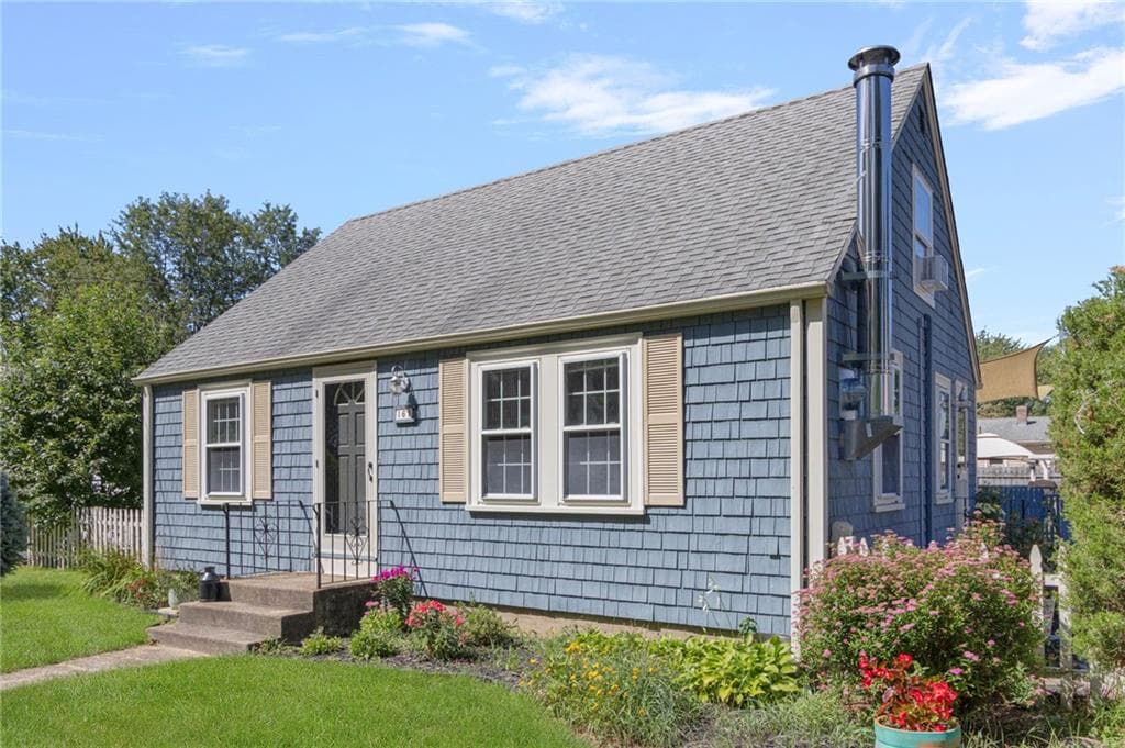 Single Family Residence at 161 Carolyn Street, Warwick, photo 19 of 19