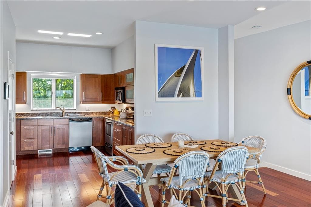 Condominium at 157 Harrison Avenue UNIT 7, Newport, photo 15 of 36