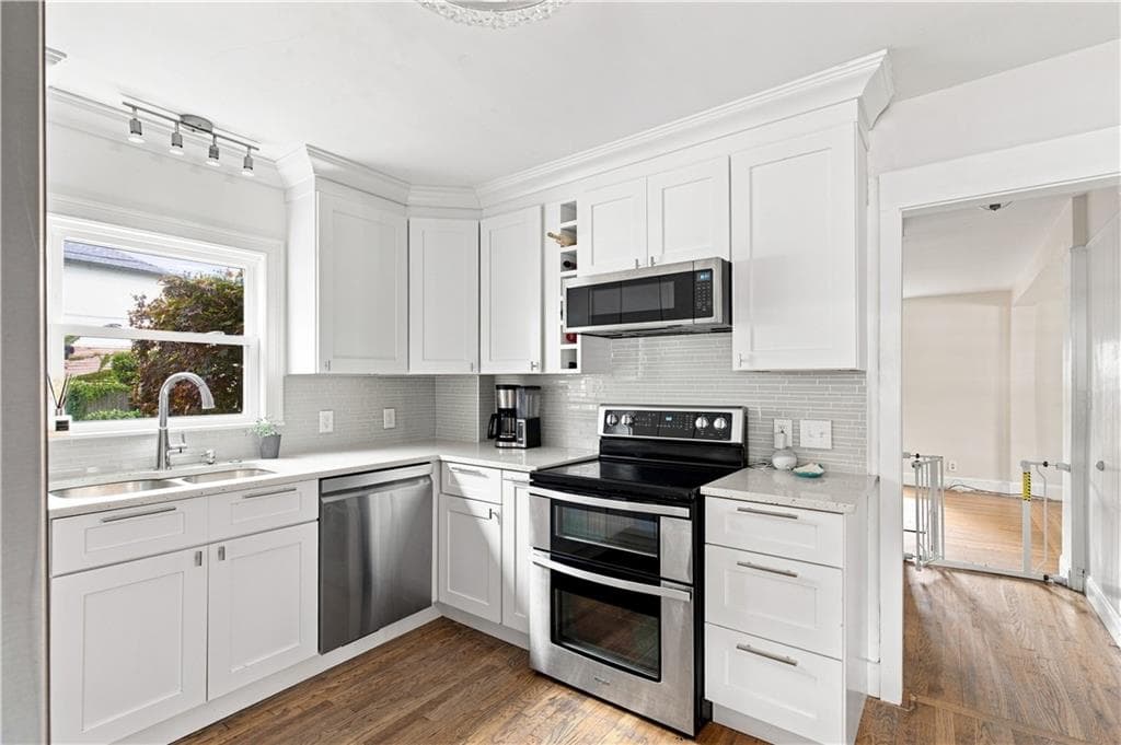 Single Family Residence at 10 Justice Street, Providence, photo 3 of 28