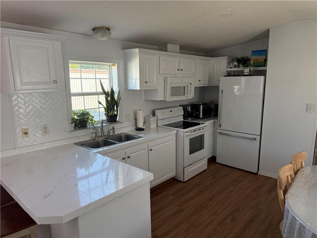 Single Family Residence at 245 13 Manton Street, Pawtucket, photo 5 of 15