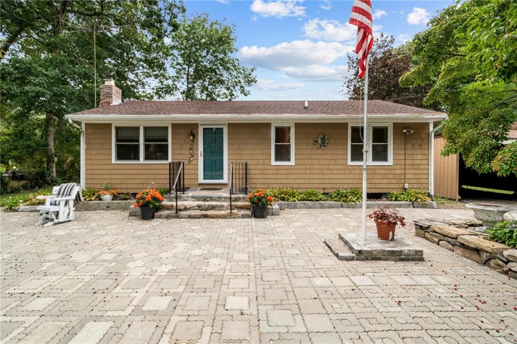 Single Family Residence at North Kingstown, photo 2 of 28
