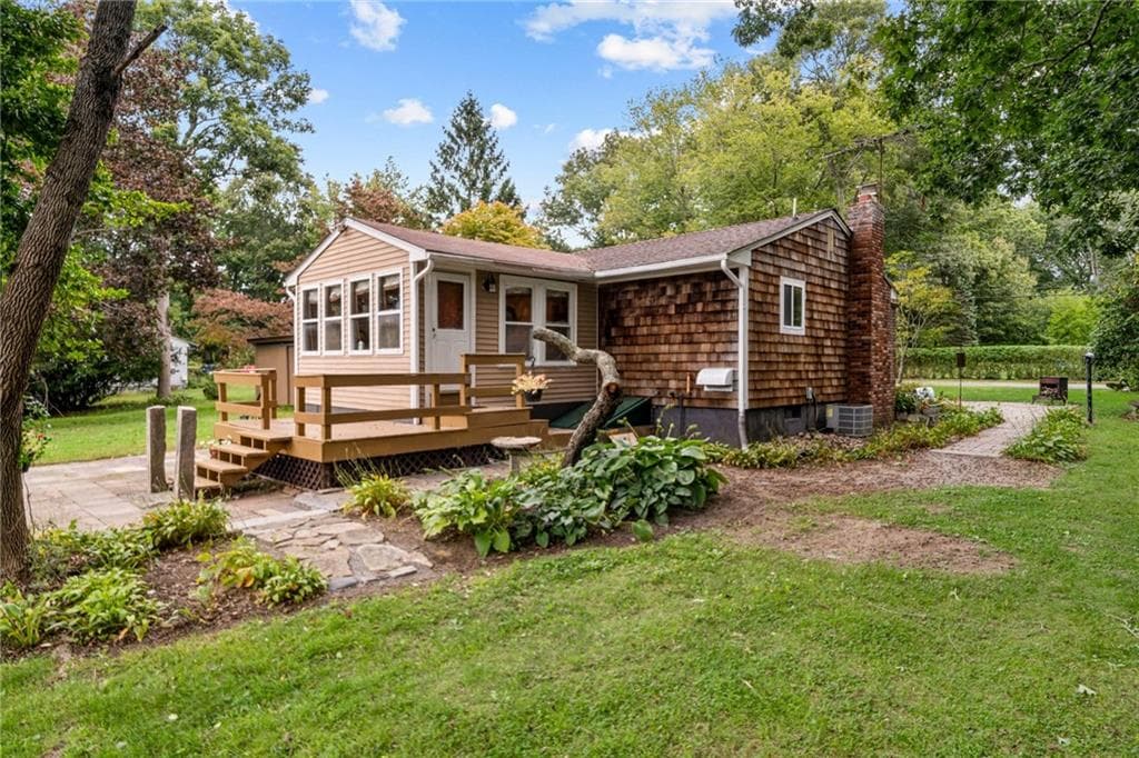 Single Family Residence at North Kingstown, photo 20 of 28