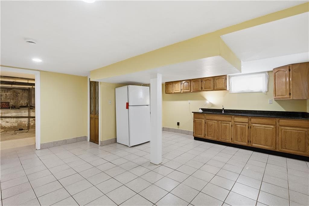 Single Family Residence at 476 East Avenue, Pawtucket, photo 24 of 35