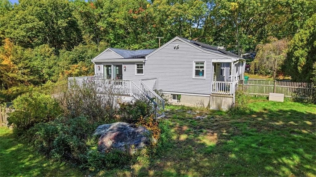 Single Family Residence at 131 Henry Street, Uxbridge, photo 7 of 35